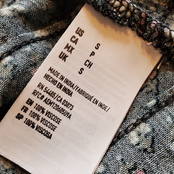 AE top size small flowy and flattering - Picture 6 of 6